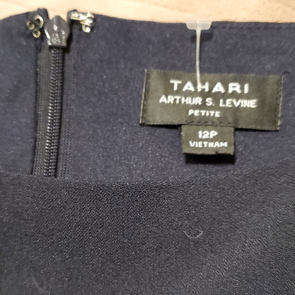 Tahari Arthur Levine petites navy sheath dress with peek a boo chest  sz 12P - Picture 7 of 8